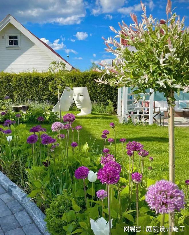 做好庭院植物色彩搭配emc易倍首页让你庭院更有品位
